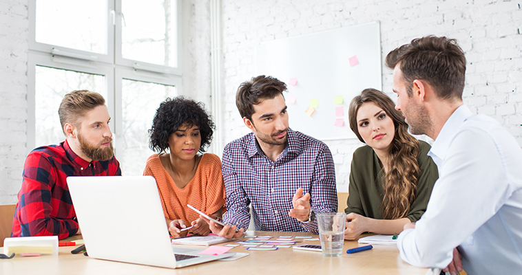 Sua agência precisa de redatores freelancer: entenda porquê